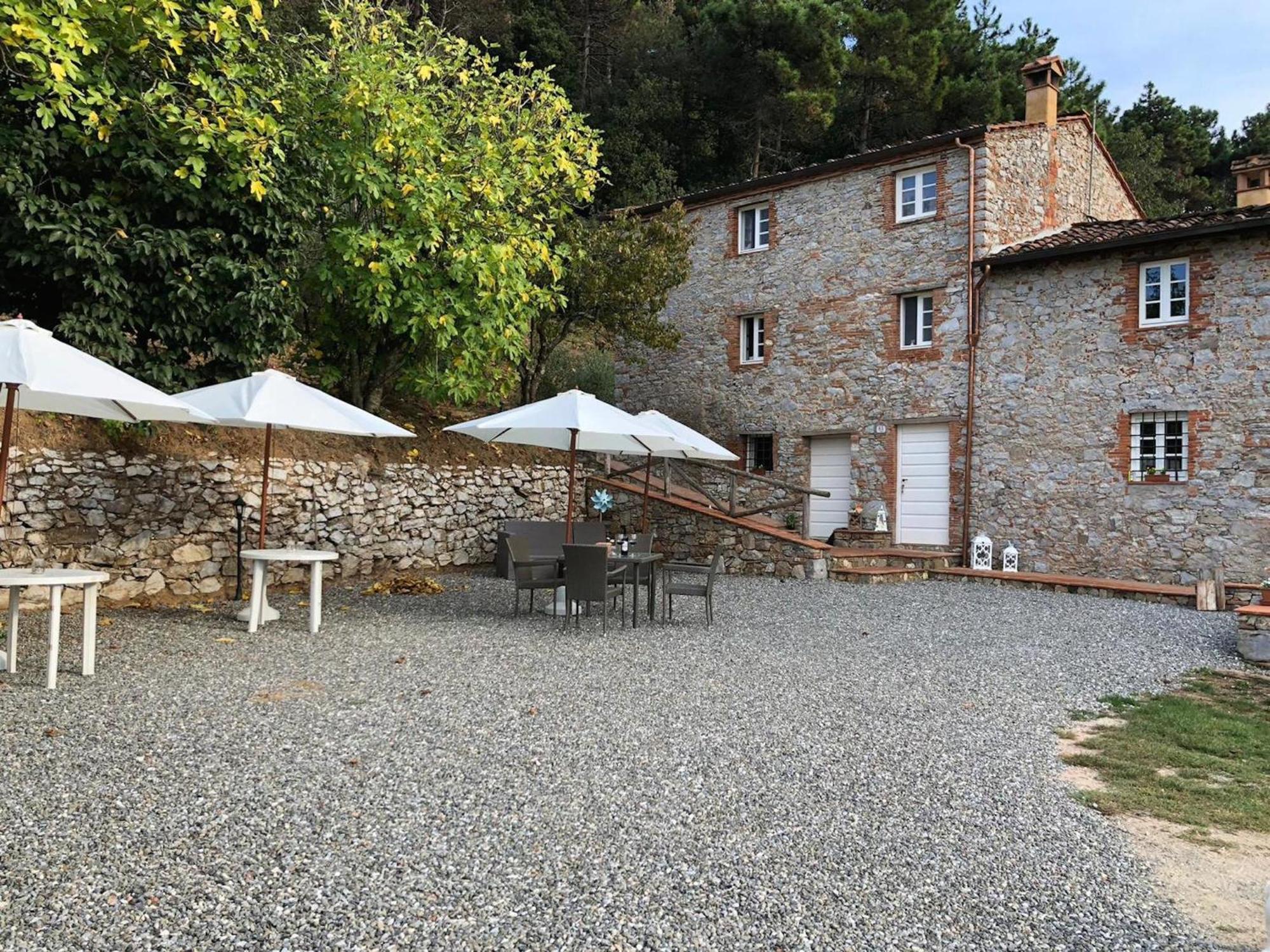 Апартаменты Agriturismo Le Vallilunghe Лукка Экстерьер фото